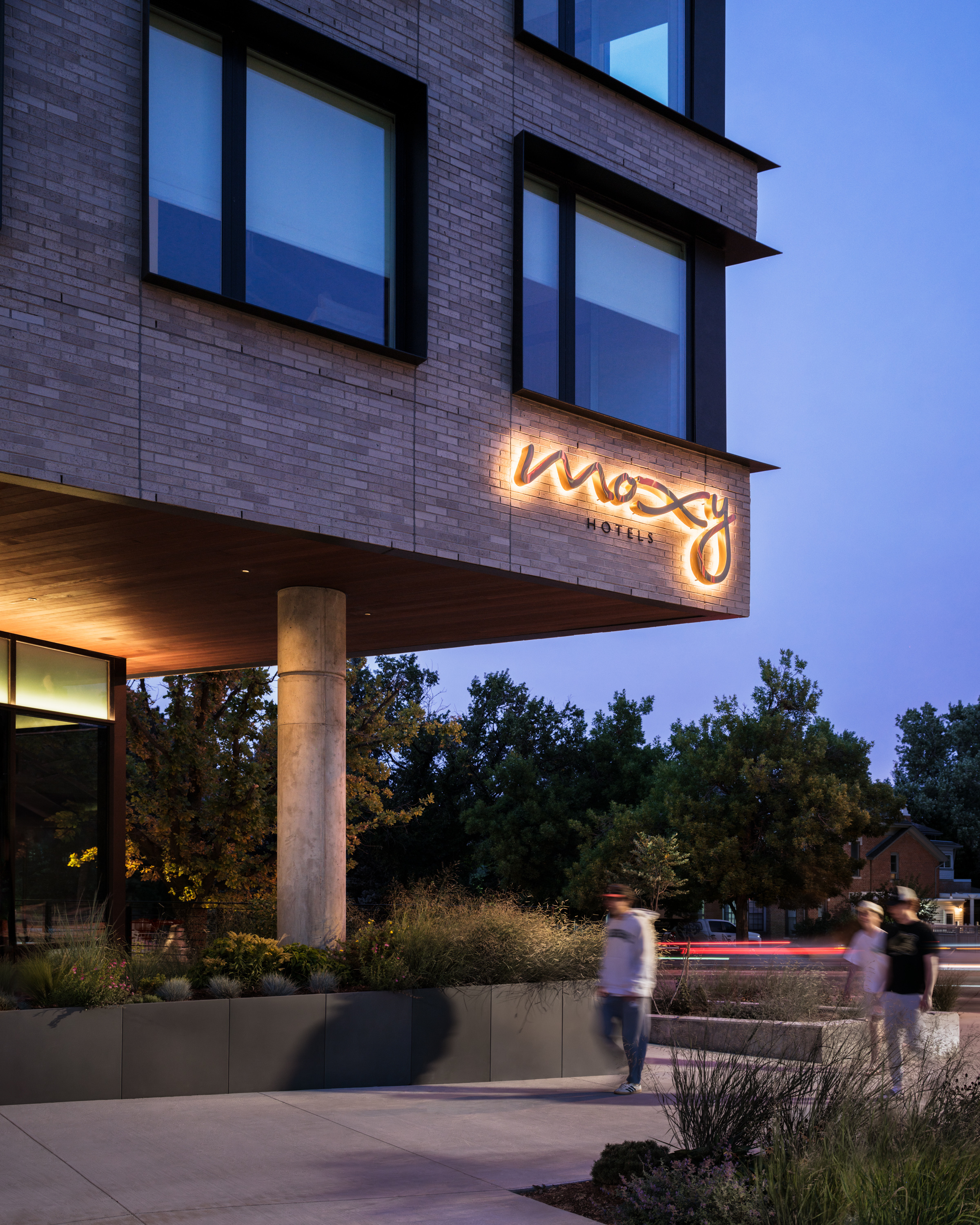 Moxy 0399